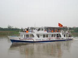 ទួរទេសចរណ៍រយះពេល១ថ្ងៃនៅលើទន្លេ Hong